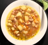 Zuppa con pancetta affumicata e fagioli