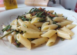 Pasta asparagi selvatici e guanciale