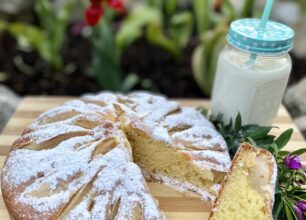 Torta al mascarpone con mela e pera