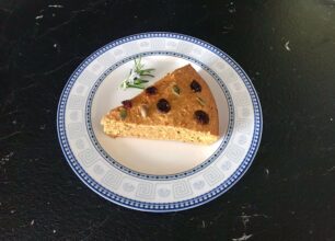Crostata di mele con avena e miele