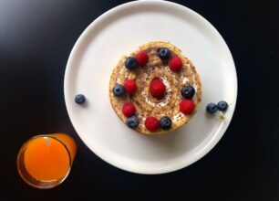 Pan di Spagna con mascarpone e marmellata