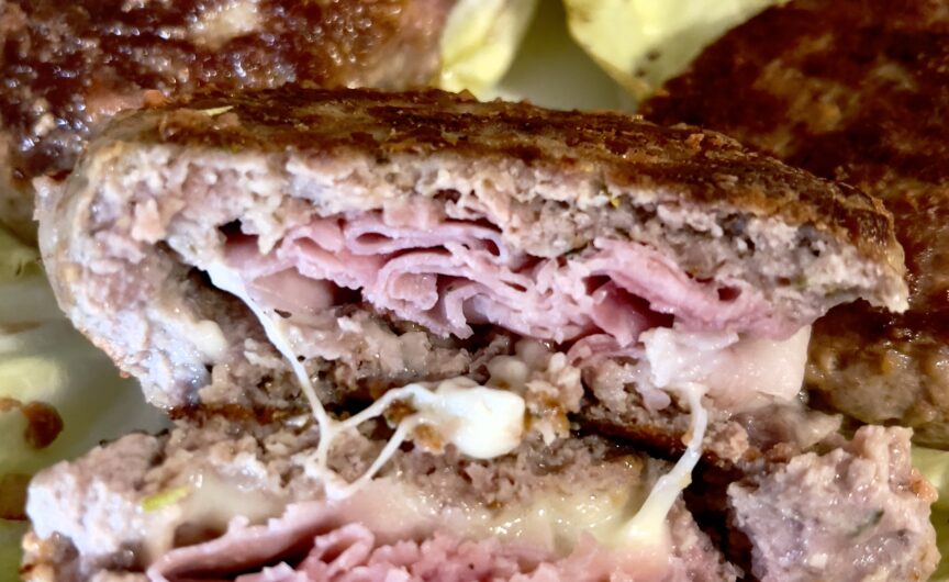 Hamburger con prosciutto cotto e mozzarella