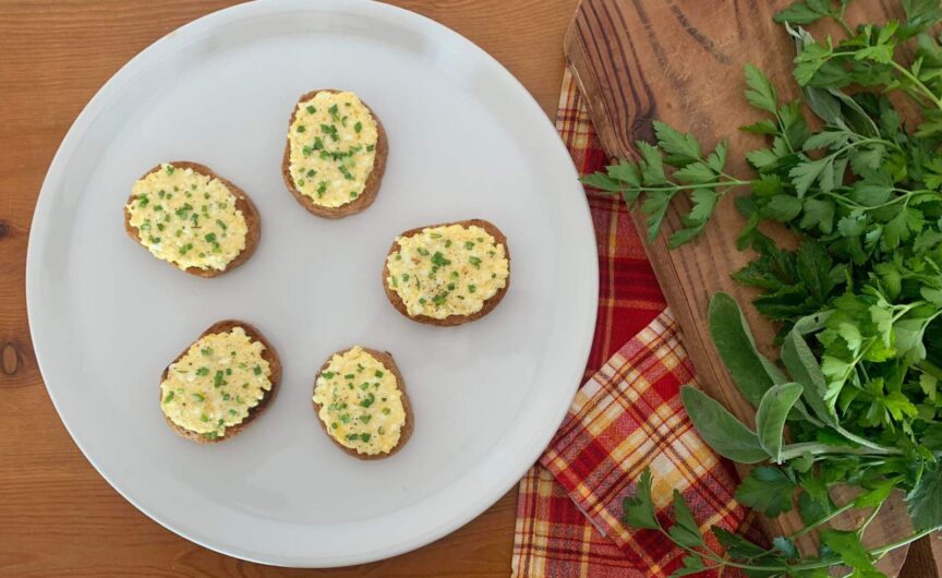 Bruschetta con crema di uova e rosmarino