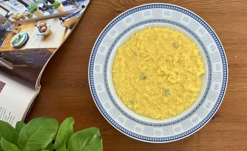 Risotto con Gorgonzola e Parmigiano: Un piacere cremoso per gli amanti del formaggio