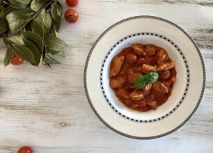 Pollo alla cacciatora: la ricetta tradizionale per un piatto saporito e nutriente
